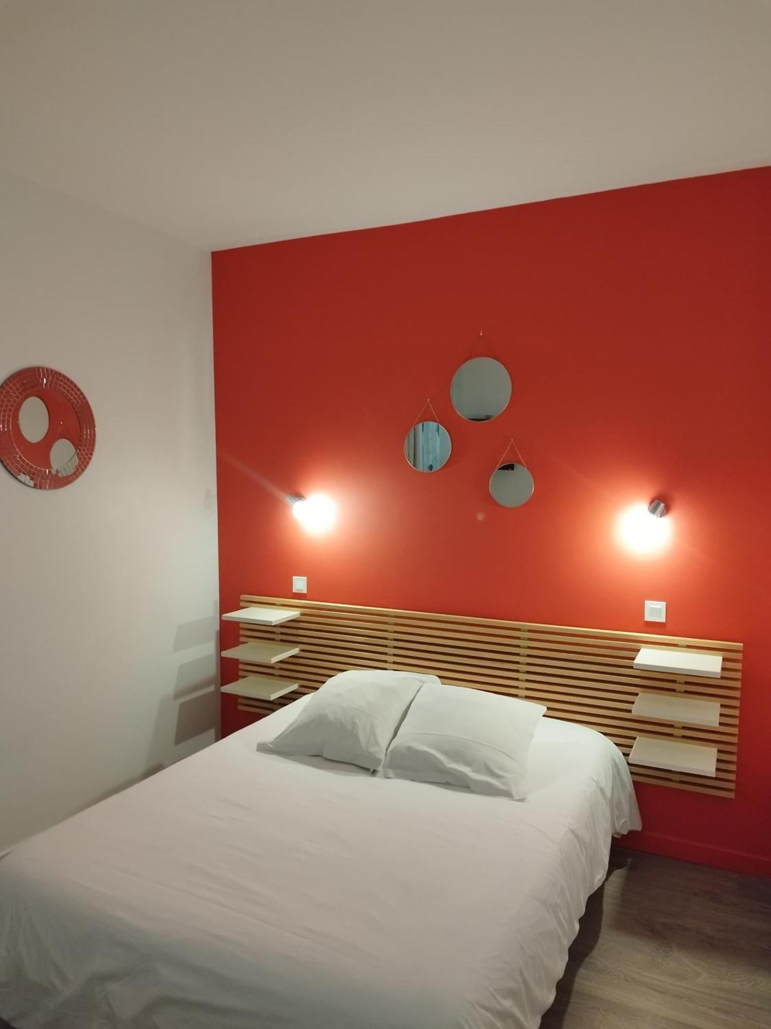 Hotel De La Loube La Roquebrussanne エクステリア 写真